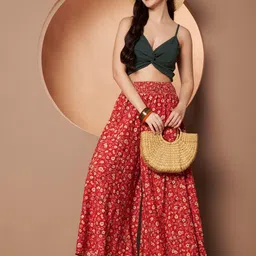 ZWERLON Women Floral Printed Flared Palazzos image 3