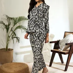 HERE&NOW Printed V-Neck Tunic & Trousers Co-Ords image 3