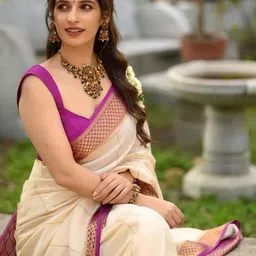 AMRUTKALA SAREES Woven Design Zari Silk Blend Banarasi Saree image 2