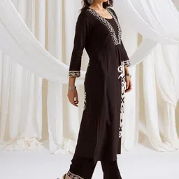 AUTUMN LANE Floral Printed V-Neck Pure Cotton A-Line Kurta With Trousers image 2