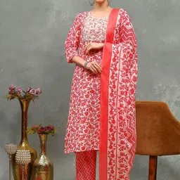 Meena Bazaar Floral Printed Round Neck Kurta With Trousers & Dupatta-picture-32
