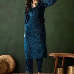 Sangria Teal Floral Yoke Design V-neck Three-Quarter Sleeves regular Velvet Straight Kurta-picture-10