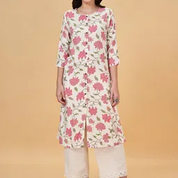 RANGMANCH BY PANTALOONS Floral Printed Round Neck Three-Quarter Sleeves Kurta-image-28