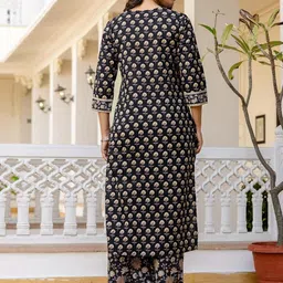 SANISA Women Floral Printed Kurta with Palazzos & Dupatta image 2