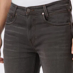 Pepe Jeans Men Regular Fit Mid-Rise Light Fade Stretchable Jeans image 2