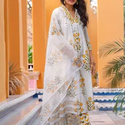 Anni Designer Women Printed Regular Kurta with Trousers & With Dupatta-image-80