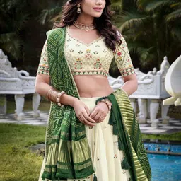 LOOKNBOOK ART Ready to Wear Lehenga & Unstitched Blouse Silk And Dupatta image 3