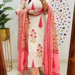 MILAAV Women Floral Printed Regular Kurta with Trousers & With Dupatta image 2