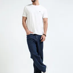 INVICTUS Men Solid Round Neck Cotton T-shirt image 4