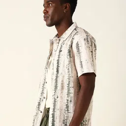 THE BEAR HOUSE Abstract Printed Spread Collar Relaxed Fit Casual Shirt image 3