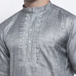 KLOTTHE Men Grey Solid Kurta image 5