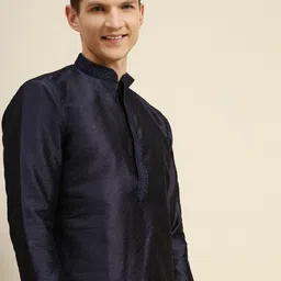 here&now x sanwara Sanwara Men Blue Thread Work Kurta image 3
