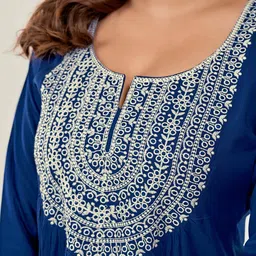 Glomee Yoke Embroidered A-Line Flared Kurta image 2
