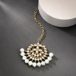 Peora White Gold-Plated Kundan & Pearl Maang Tikka image 2
