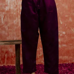 VredeVogel Women Floral Embroidered Regular Kurta with Trousers & With Dupatta image 4