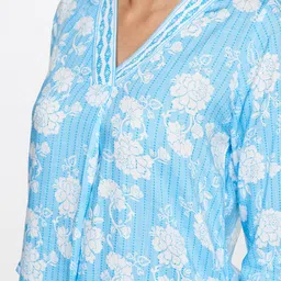 Global Desi Women Floral Printed Regular Sleeves Kurta image 2