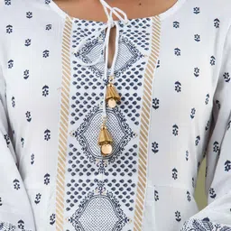 SP DESIGNS Women Floral Printed Kurta with Palazzos & With Dupatta image 3