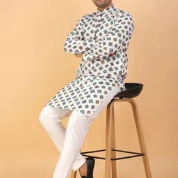 ETHNICKART Colourblocked Printed Kurta image 5