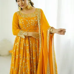 Altecia Women Ethnic Motifs Embroidered Tiered Kurta with Churidar & With Dupatta image 4