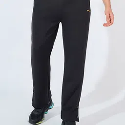 Styli Men Mid-Rise Relaxed Fit Track Pants-image-31