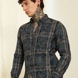 Campus Sutra Comfort Checked Spread Collar Casual Shirt image 3