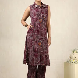 Soch Ethnic Motifs Printed Sequinned Shirt Collar Sleeveless Straight Kurta With Palazzos image 4