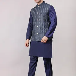 Voniry Men Ethnic Motifs Embroidered Regular Kurta with Pyjamas image 4