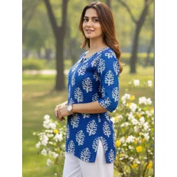 Mialo fashion Ethnic Motifs Printed V-Neck Kurti-picture-28