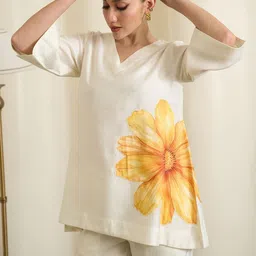 Bannos Swagger Floral Patch Work V-Neck Three-Quarter Sleeves Tunic With Trouser image 4