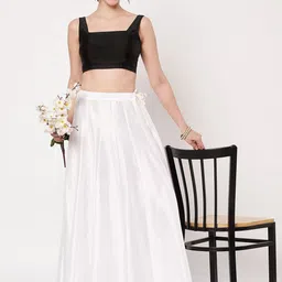 studio rasa Crop Top image 3