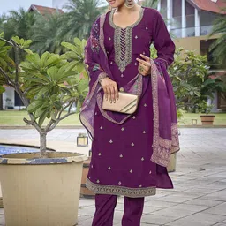 DIVASTRI Women Ethnic Motifs Embroidered Regular Sequinned Kurta with Trousers & With Dupatta image 4