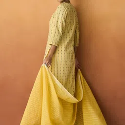 KALINI Floral Embroidered Sequinned Straight Kurta With Trousers & Dupatta image 4
