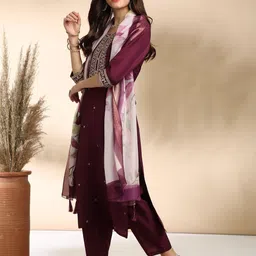 MOKOSH Floral Embroidered Straight Kurta With Trousers And Dupatta image 3