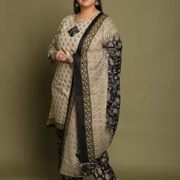aaradhya fashion Readymade Patiala Printed Kurta, Patiala & Dupatta Set image 4
