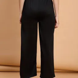 QIOA Women Relaxed High-Rise Easy Wash Cargos Trousers image 5