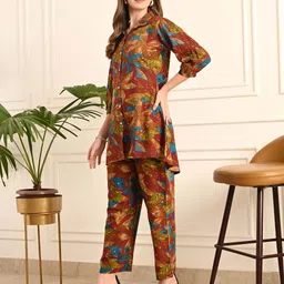 Mintmarie Floral Printed Cuffed Sleeves Shirt With Trousers image 3