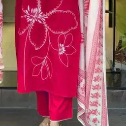 CARTYSHOP Women Floral Embroidered Panelled Thread Work Chanderi Cotton Kurti with Trousers & With Dupatta image 3