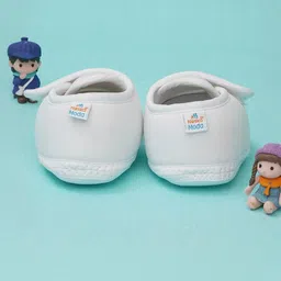 NESKA MODA Kids-Unisex White Cotton Booties image 5