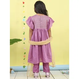 here&now x kinder kids Here&Now X Kinder Girls Floral Printed V-Neck Pure Cotton Kurta & Trousers With Dupatta image 4