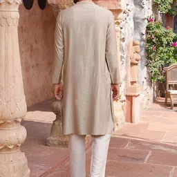 JAYPORE Men Embroidered Thread Work Kurta image 2
