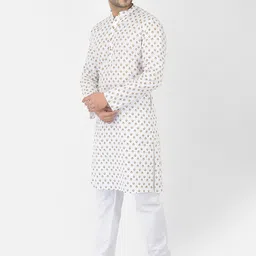 DEYANN Men White Printed Kurta image 4