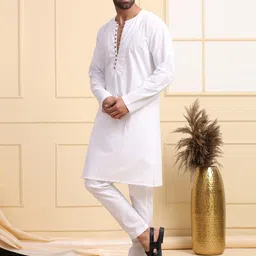 MIDAV Yoke Design Mirror Work Kurta image 4