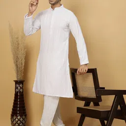 FABINALIV Men Thread Work Kurta image 4