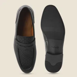 DAVINCHI Men Textured Formal Loafer Shoes image 4