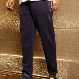 Campus Sutra Men Comfort Relaxed Fit Micro-Waffle Chino Trouser-picture-36