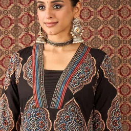 Indo Era Women Ethnic Motifs Printed Regular Pure Cotton Kurta with Trousers image 3