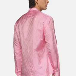 Sethukrishna Men Pink Geometric Art Silk Kurta image 4