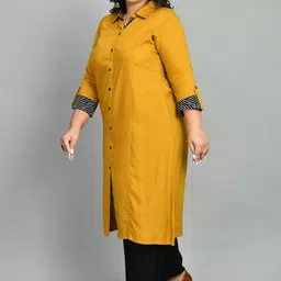 PrettyPlus by Desinoor.com Plus Size Beads And Stones A-Line Kurta image 3