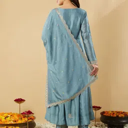 MOKOSH Floral Embroidered Sequinned Notch Neck Anarkali Kurta With Trousers And Dupatta image 3