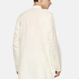 TATTVA Men Cream-Coloured Solid Kurta image 3